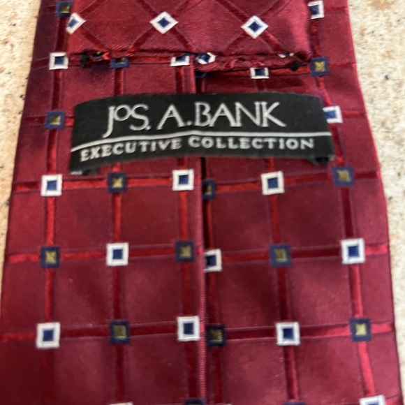 JOS. A. BANK SILK NECK TIE - Picture 3 of 4
